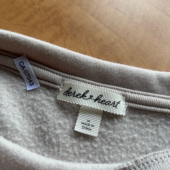 Beige Cropped Crew Neck - Picture 3 of 3